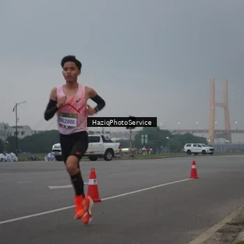 Runner Photo 7720868