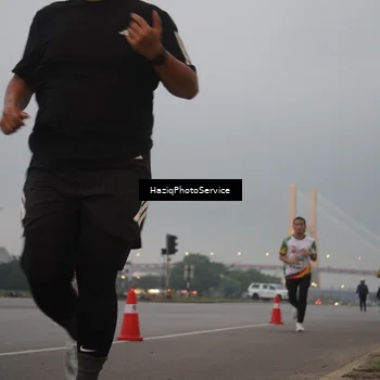 Runner Photo 7720879