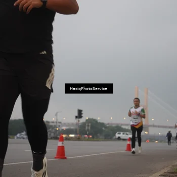 Runner Photo 7720881