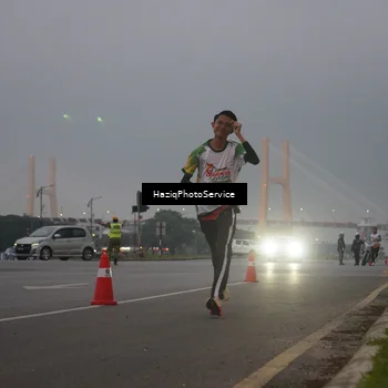 Runner Photo 7720886