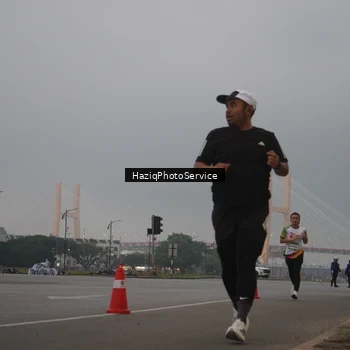 Runner Photo 7720890