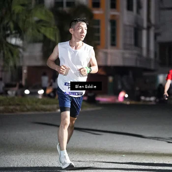 Runner Photo 7720894