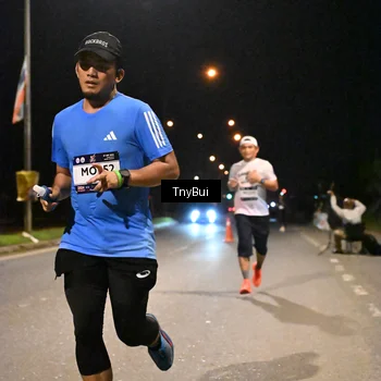 Runner Photo 7720895