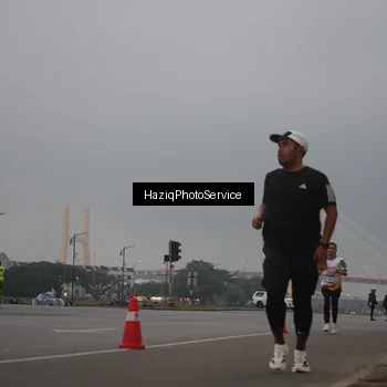 Runner Photo 7720900