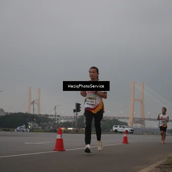 Runner Photo 7720907