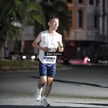 Runner Photo 7720933