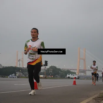 Runner Photo 7720950