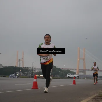 Runner Photo 7720966