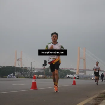 Runner Photo 7720993