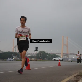 Runner Photo 7721052