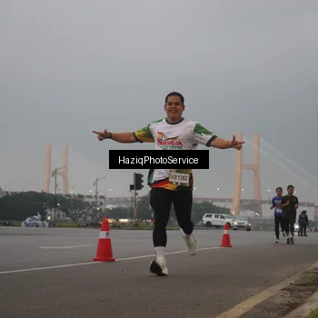 Runner Photo 7721090