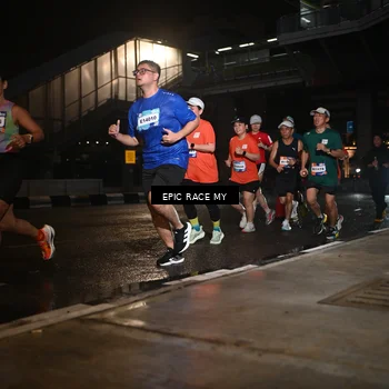 Runner Photo 7721105