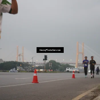 Runner Photo 7721154
