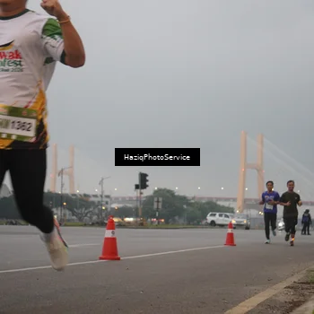 Runner Photo 7721155