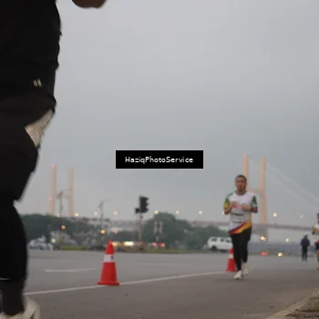 Runner Photo 7721161