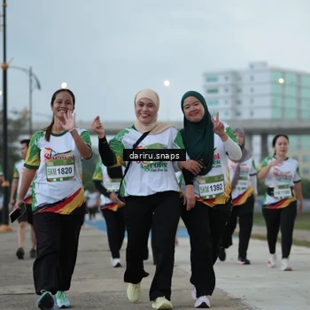 Runner Photo 7721178