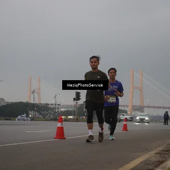 Runner Photo 7721185