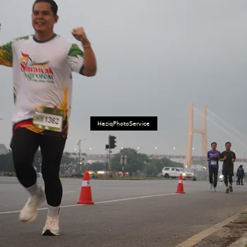 Runner Photo 7721188