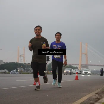 Runner Photo 7721224