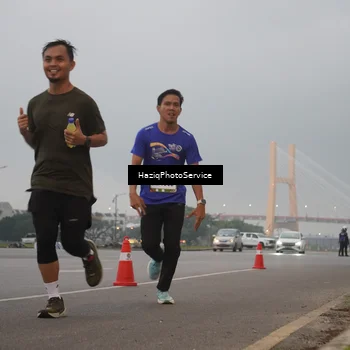 Runner Photo 7721240