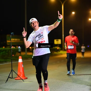 Runner Photo 7721274