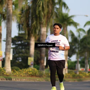 Runner Photo 7721285