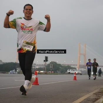 Runner Photo 7721304
