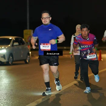 Runner Photo 7721340