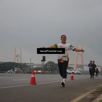 Runner Photo 7721342