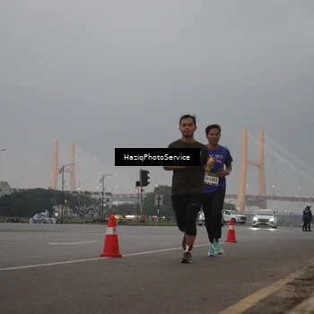Runner Photo 7721373