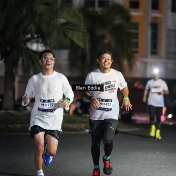 Runner Photo 7721376