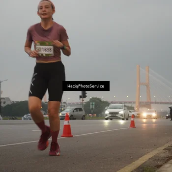 Runner Photo 7721379