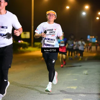 Runner Photo 7721397