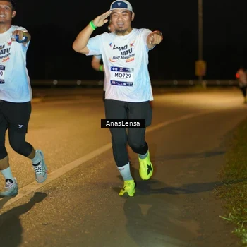 Runner Photo 7721415