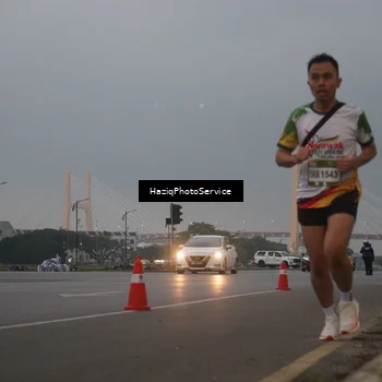 Runner Photo 7721416