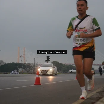 Runner Photo 7721418