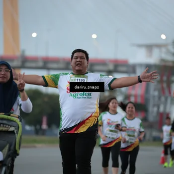 Runner Photo 7721429