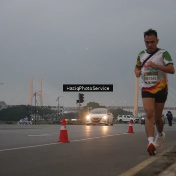 Runner Photo 7721454