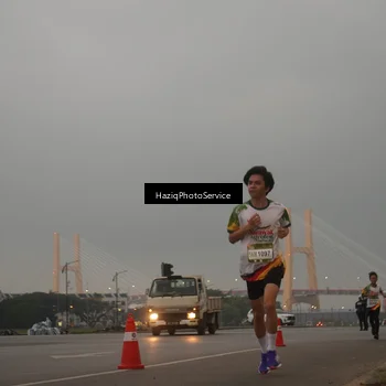 Runner Photo 7721480