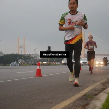 Runner Photo 7721550