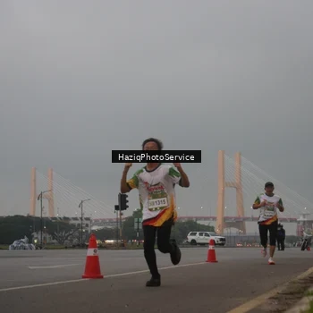 Runner Photo 7721573