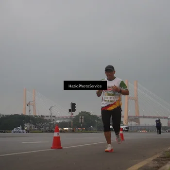 Runner Photo 7721596