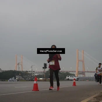 Runner Photo 7721665