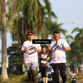 Runner Photo 7721699