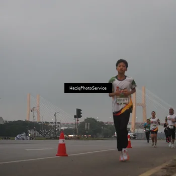 Runner Photo 7721704