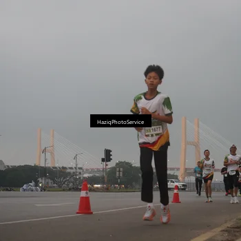 Runner Photo 7721710