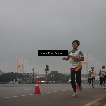 Runner Photo 7721712