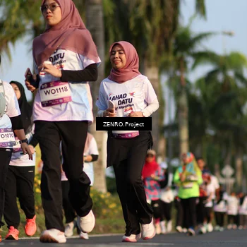 Runner Photo 7721740