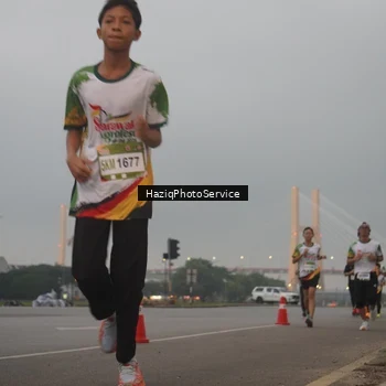 Runner Photo 7721751