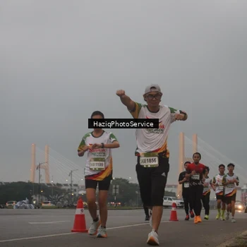 Runner Photo 7721793